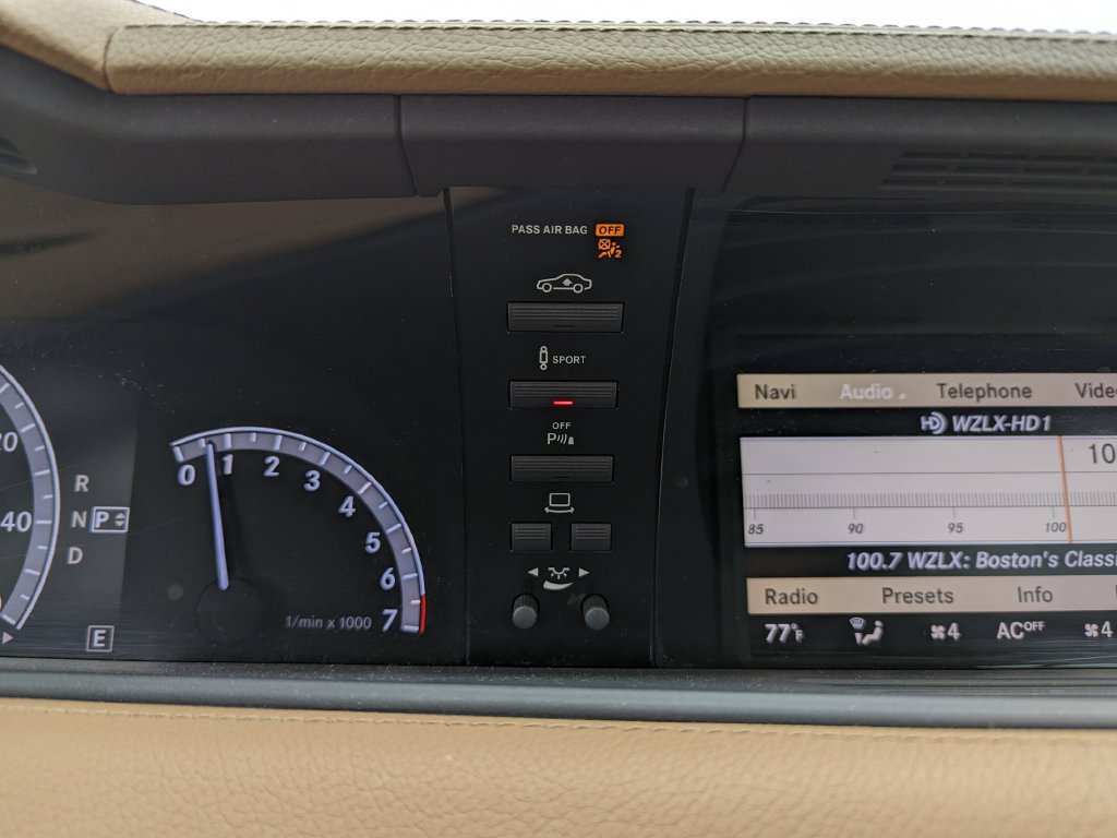 Used 2013 Mercedes-Benz CL 550 4MATIC image 21