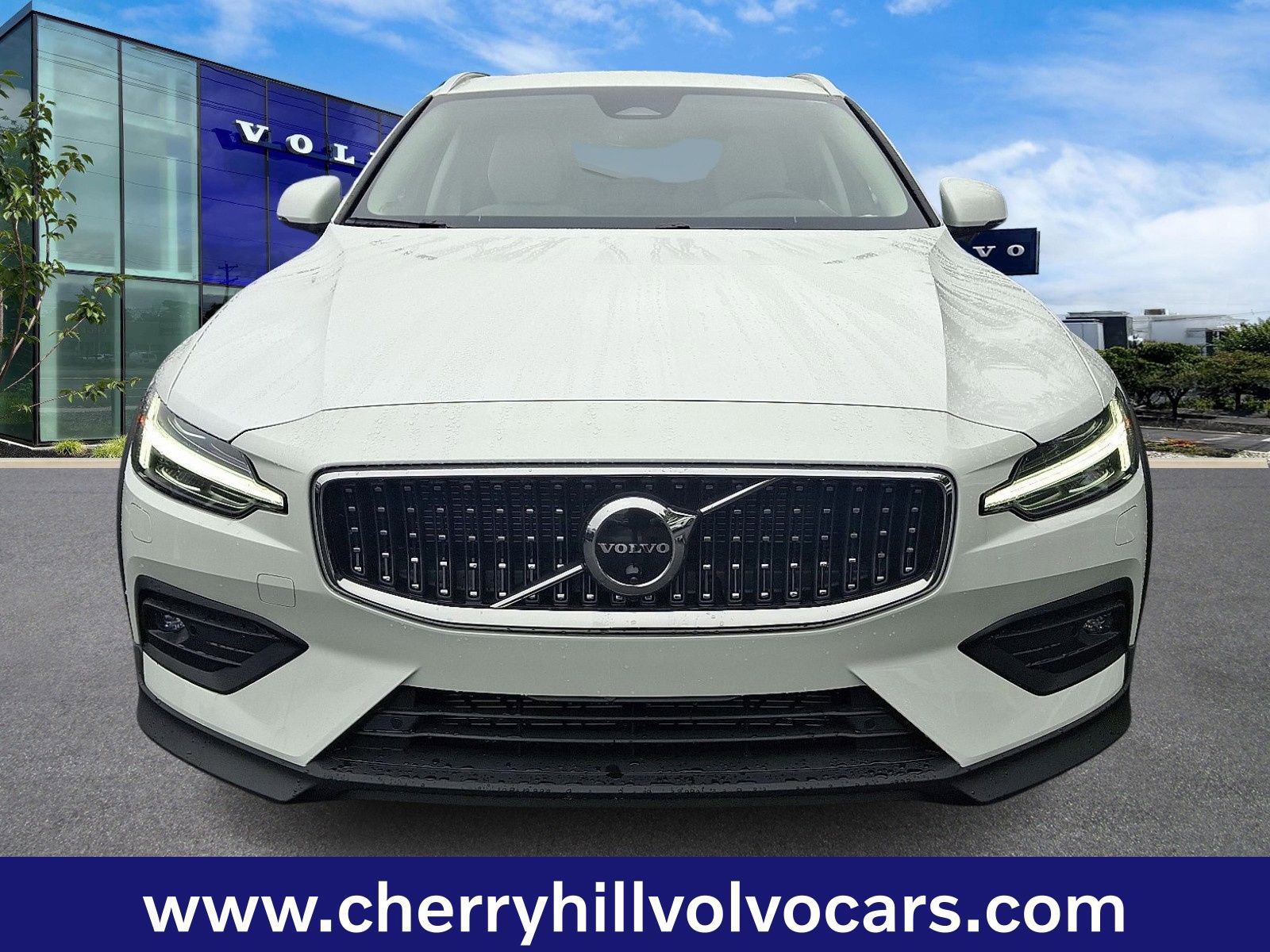 New 2026 Volvo V60 B5 Cross Country Plus w/ Protection Package Premier image 2