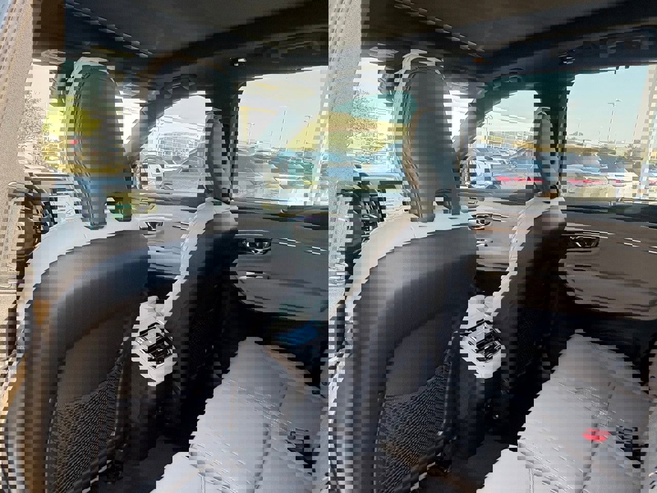 New 2026 Volvo XC90 B6 Ultra w/ Lounge Package image 23