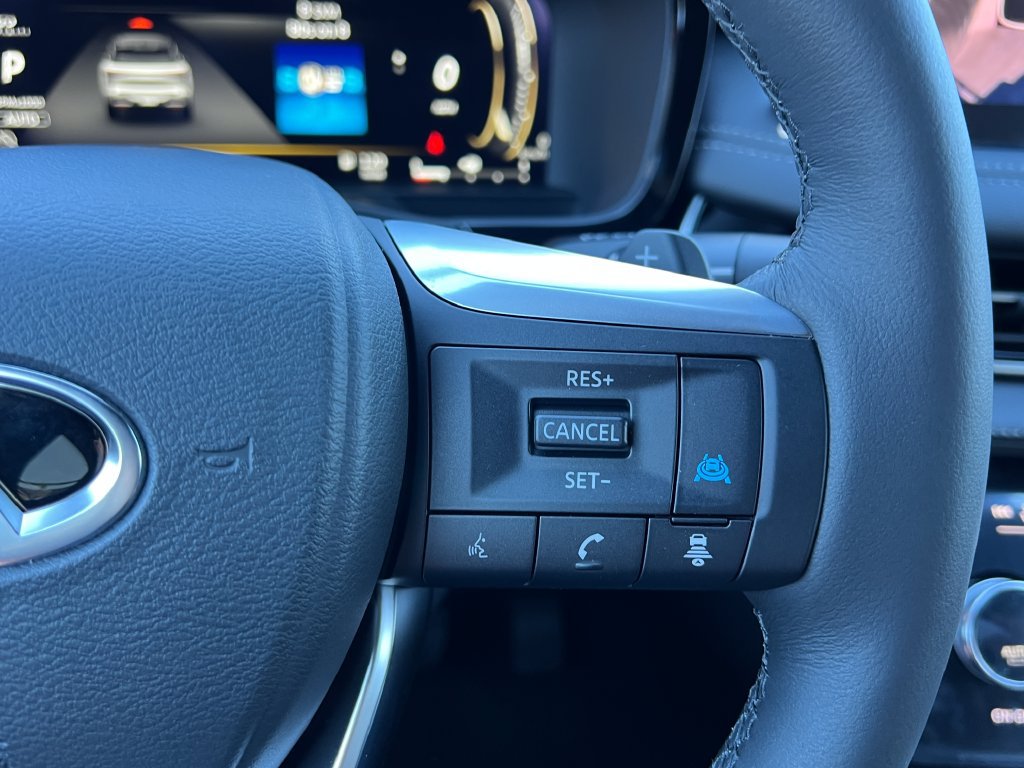 New 2027 INFINITI QX60 Luxe w/ Family Package FWD image 24
