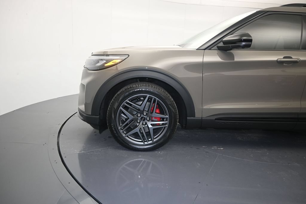 New 2026 Ford Explorer ST w/ Sun And Sound Package AWD/4WD image 9