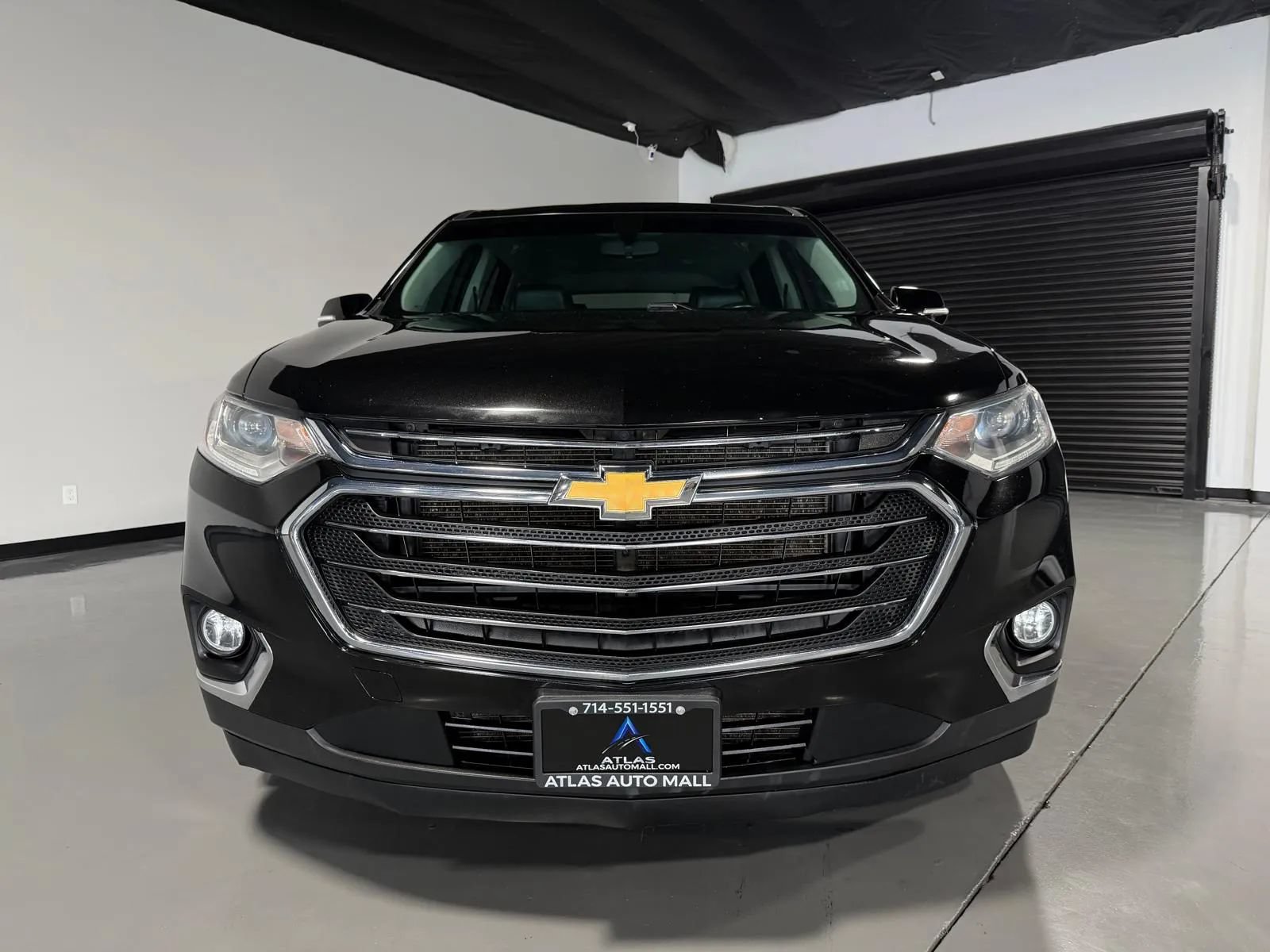 Used 2020 Chevrolet Traverse LT w/ LPO, Cargo Package FWD image 2