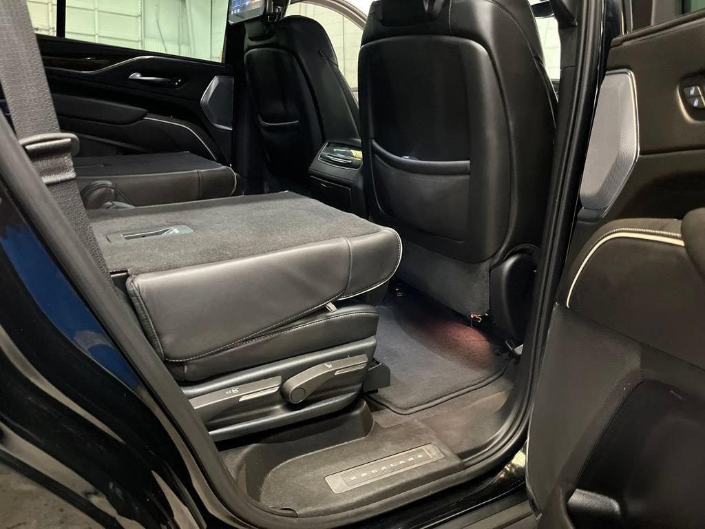 Used 2023 Cadillac Escalade Sport Platinum AWD/4WD image 31