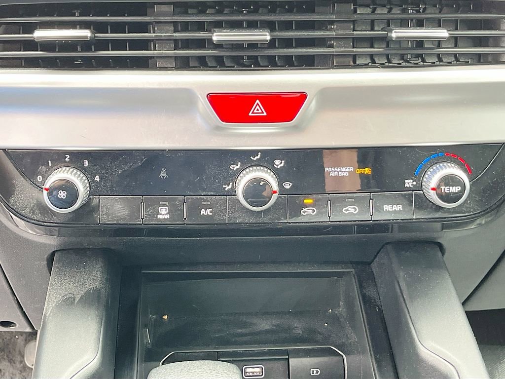 Used 2021 Kia Telluride LX AWD/4WD image 15
