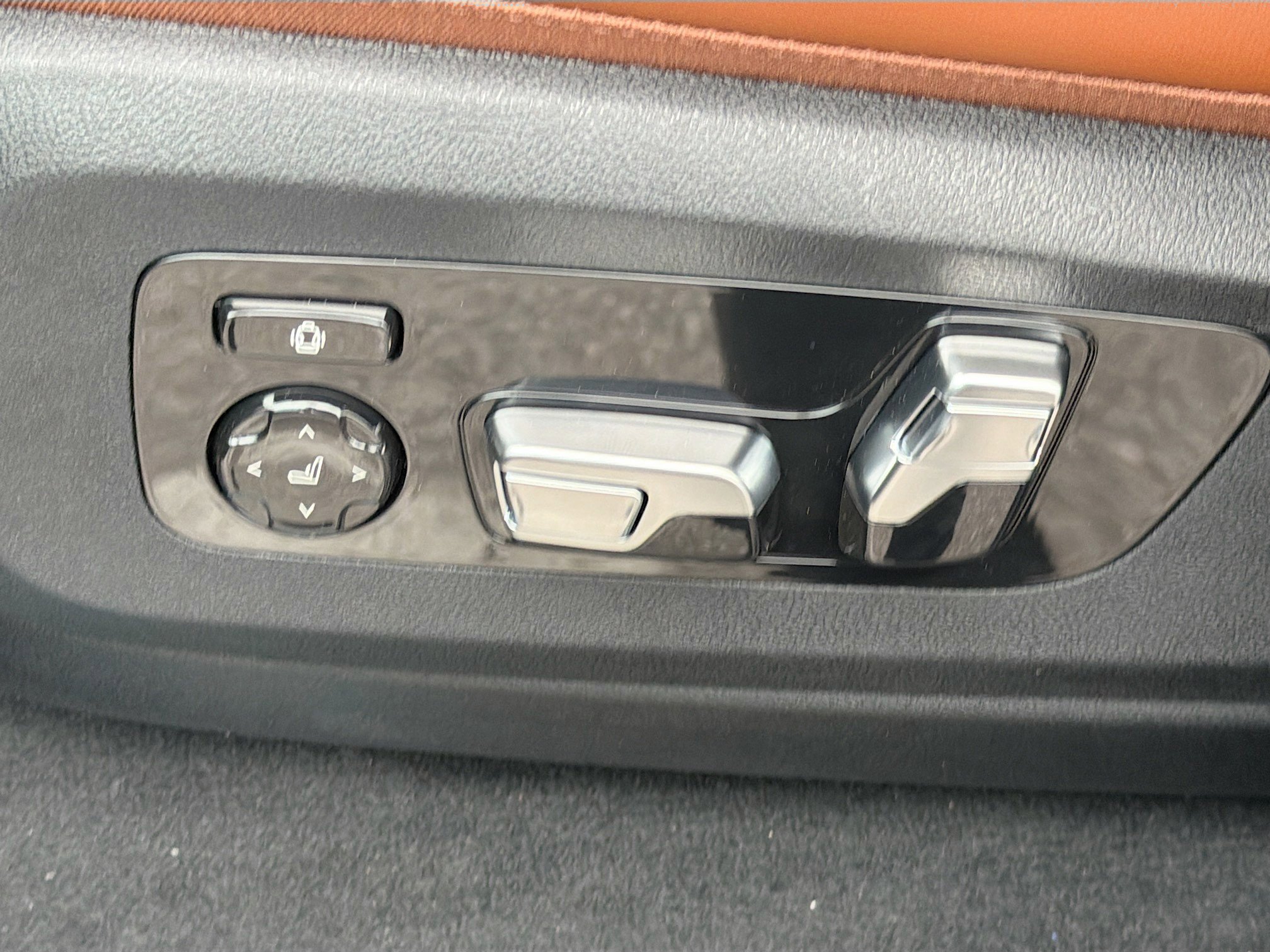 New 2026 BMW X5 xDrive50e w/ Executive Package image 25