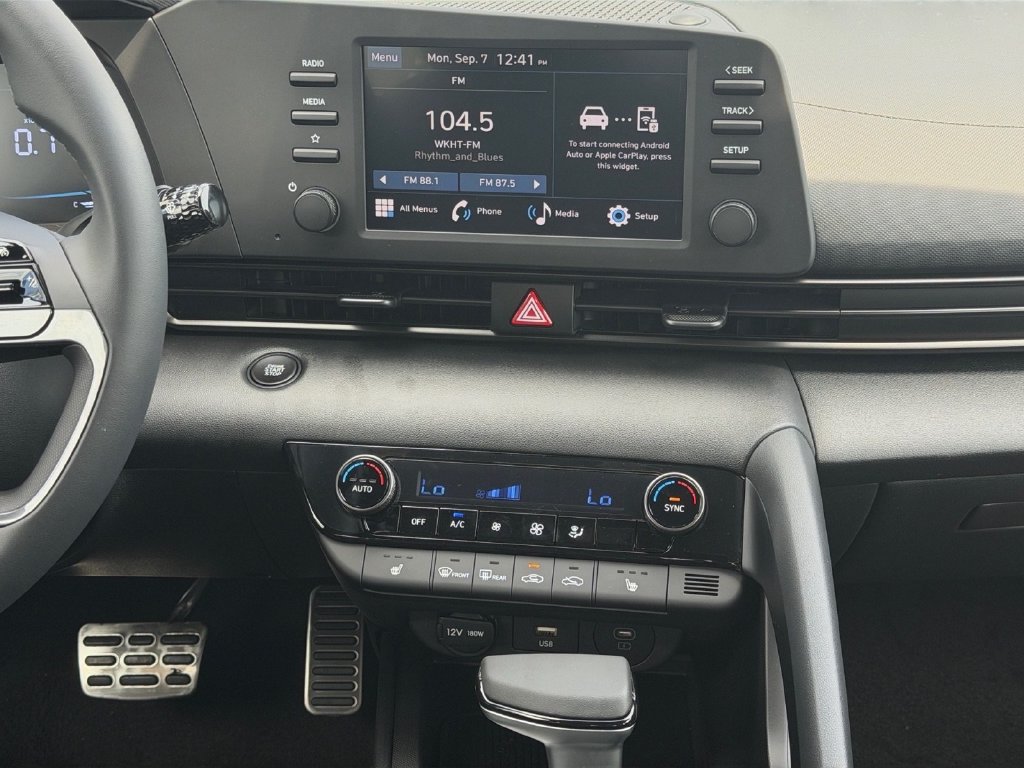 New 2026 Hyundai Elantra SEL Sport FWD image 18