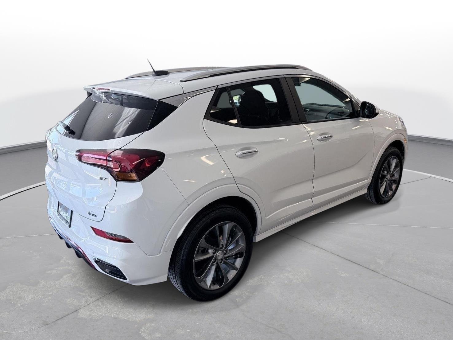 Used 2021 Buick Encore GX Select w/ Sport Touring Package AWD/4WD image 11