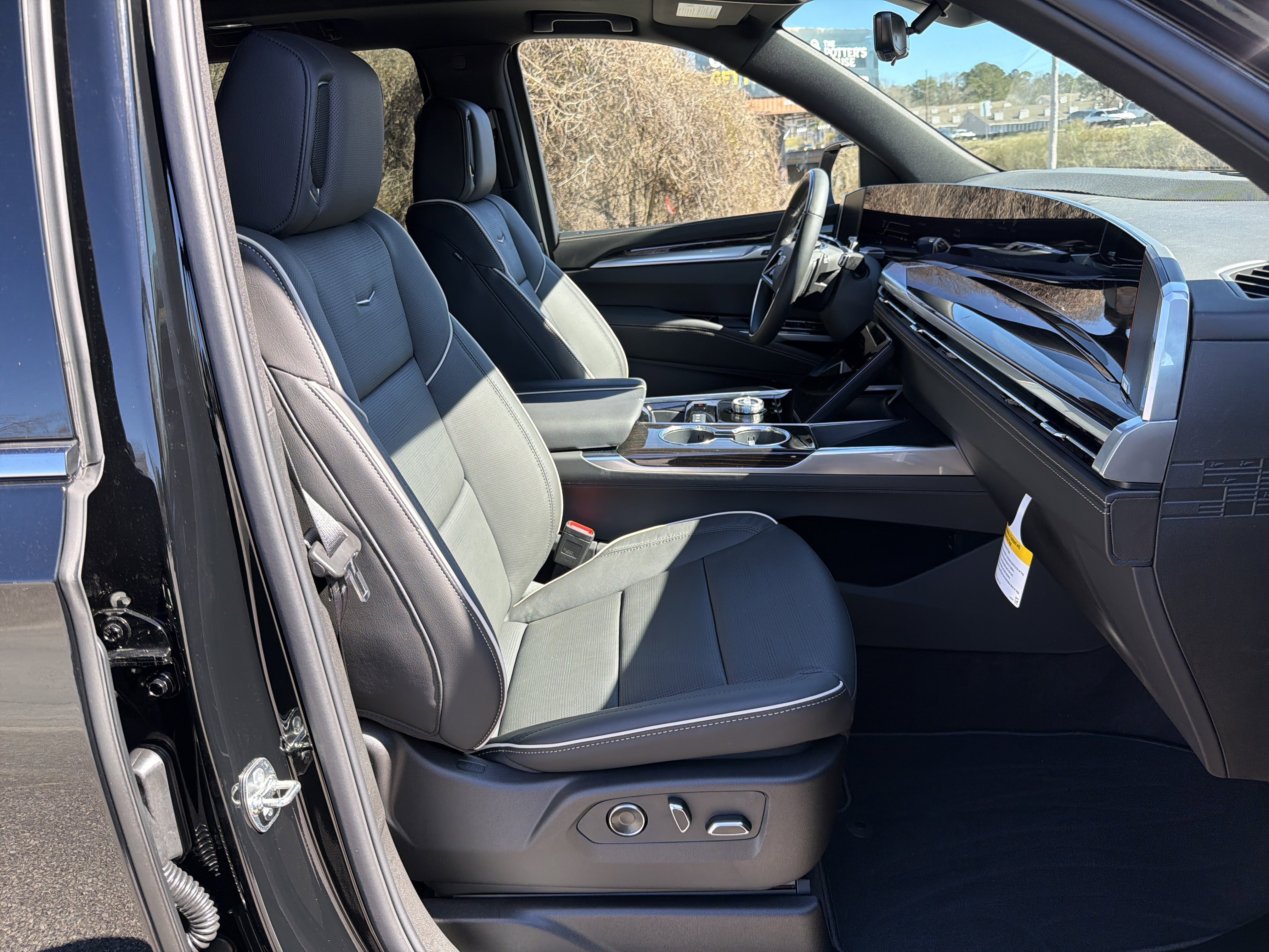 New 2026 Cadillac Escalade Luxury image 16