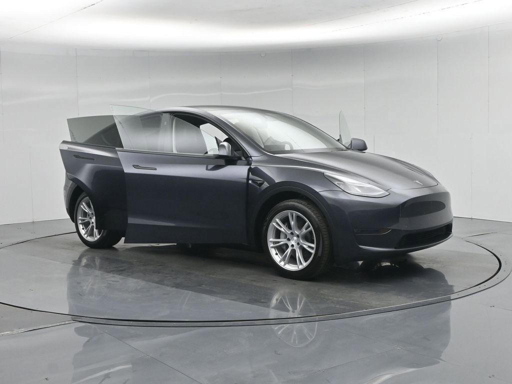 Used 2024 Tesla Model Y Long Range image 29