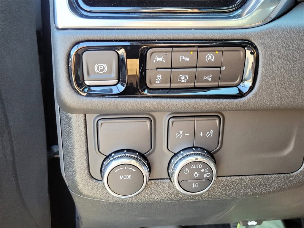 New 2025 GMC Yukon XL Denali w/ Sun & Power Step Package image 27