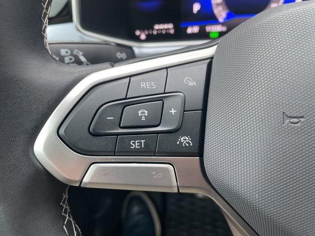 Certified 2025 Volkswagen Taos SE w/ Panoramic Sunroof Package AWD/4WD image 16