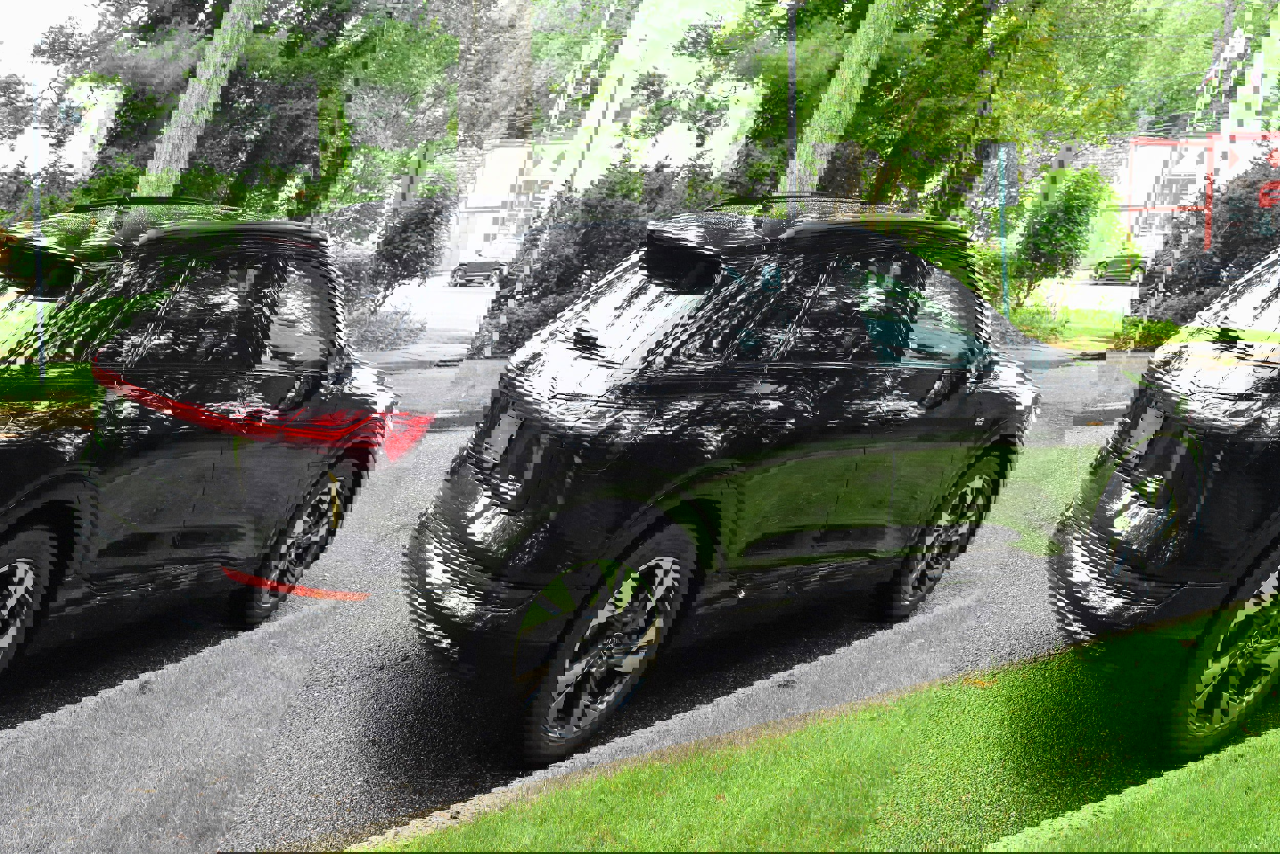 Used 2021 Audi e-tron Premium w/ Convenience Plus Package image 8