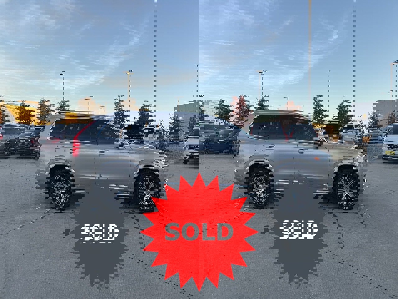 Certified 2023 Volvo XC90 B6 Ultimate w/ Lounge Package image 4