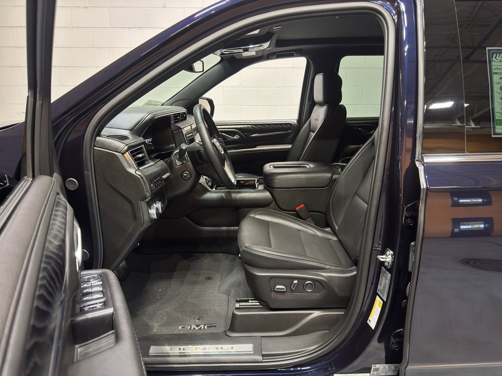 Used 2024 GMC Yukon XL Denali image 19