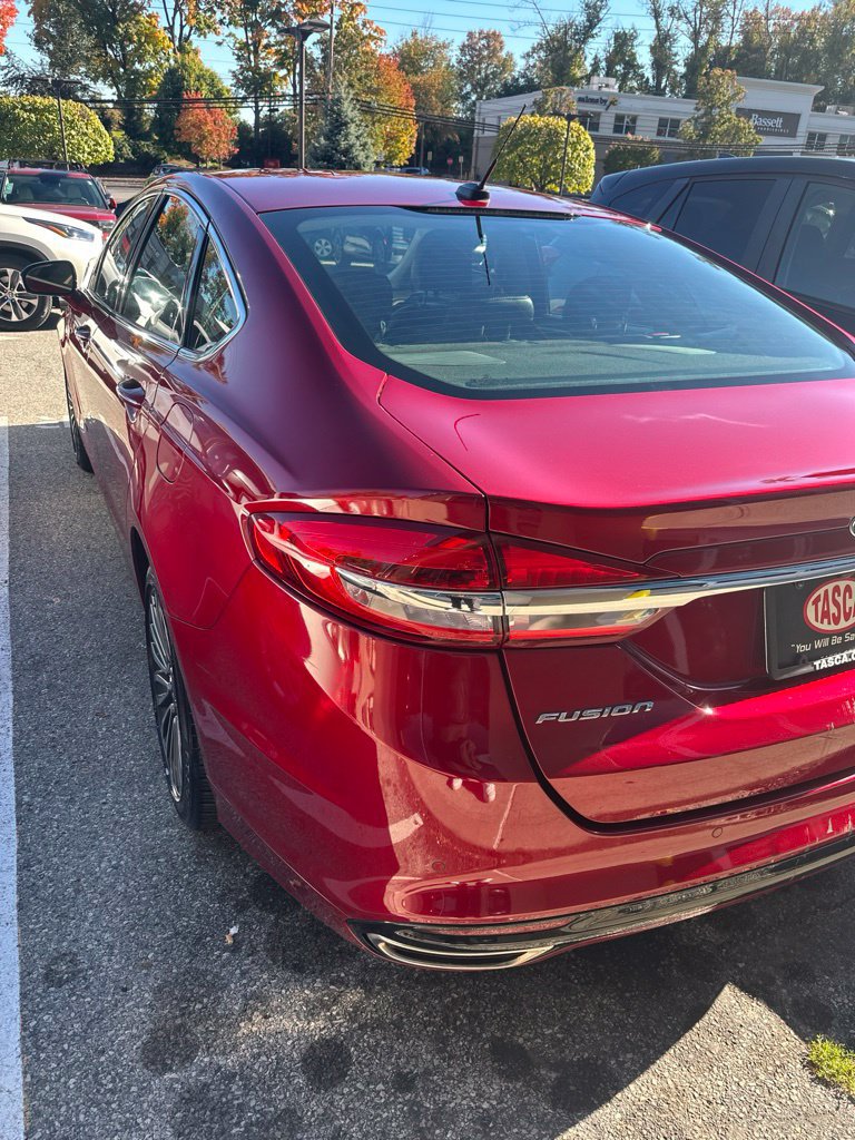 Used 2017 Ford Fusion SE w/ Fusion SE Technology Package AWD/4WD image 6