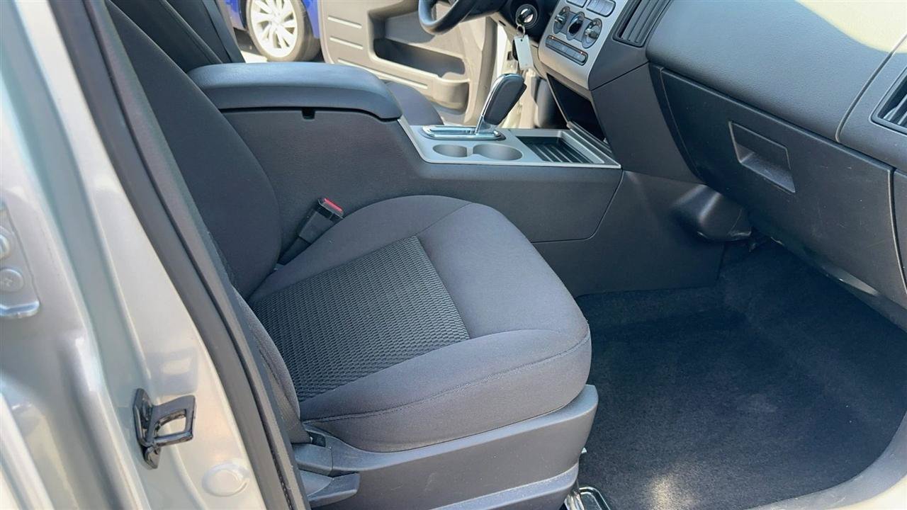 Used 2010 Ford Edge SE FWD image 22