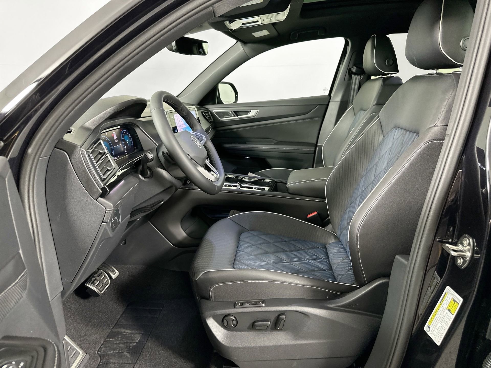 New 2026 Volkswagen Atlas Cross Sport SEL Premium R-Line image 22