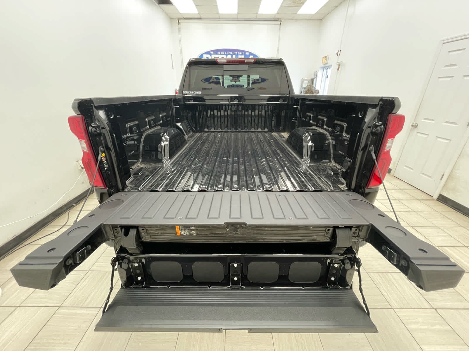 New 2026 Chevrolet Silverado 1500 RST w/ Convenience Package II AWD/4WD image 13