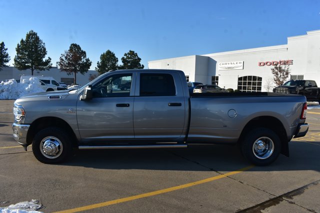 Used 2024 RAM 3500 Tradesman w/ Chrome Appearance Group image 9
