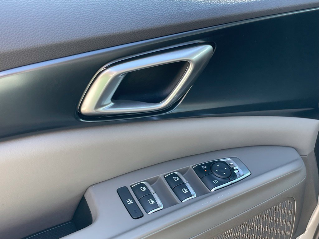 New 2027 Kia Carnival FWD image 11