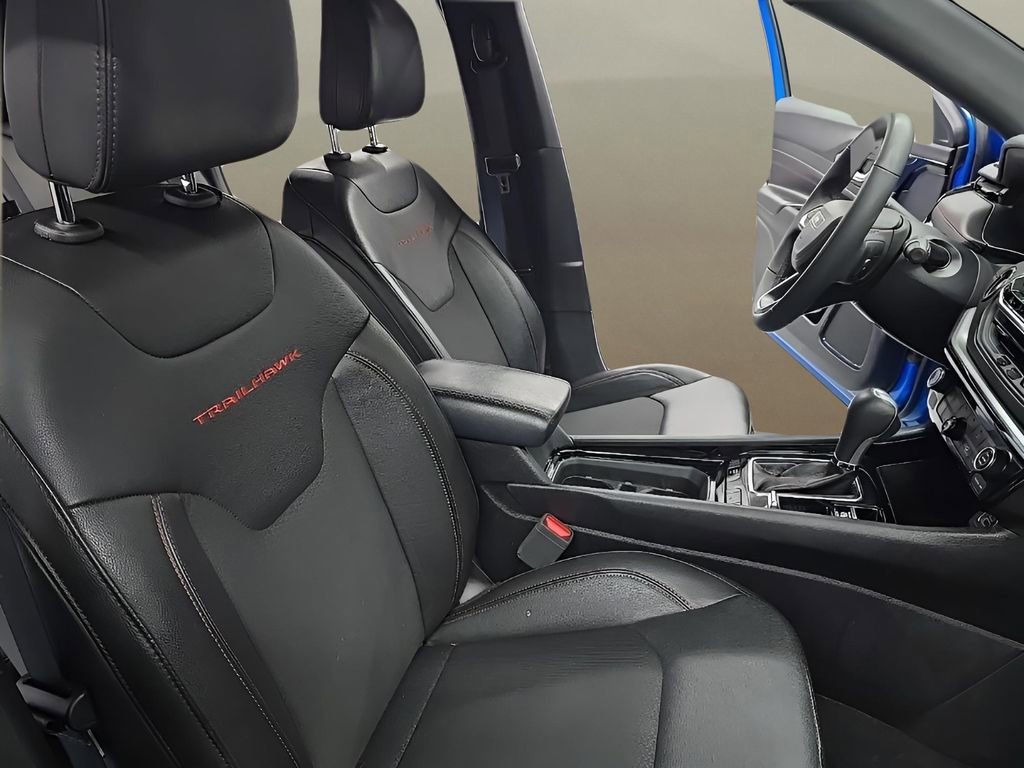 Used 2025 Jeep Compass Trailhawk AWD/4WD image 20