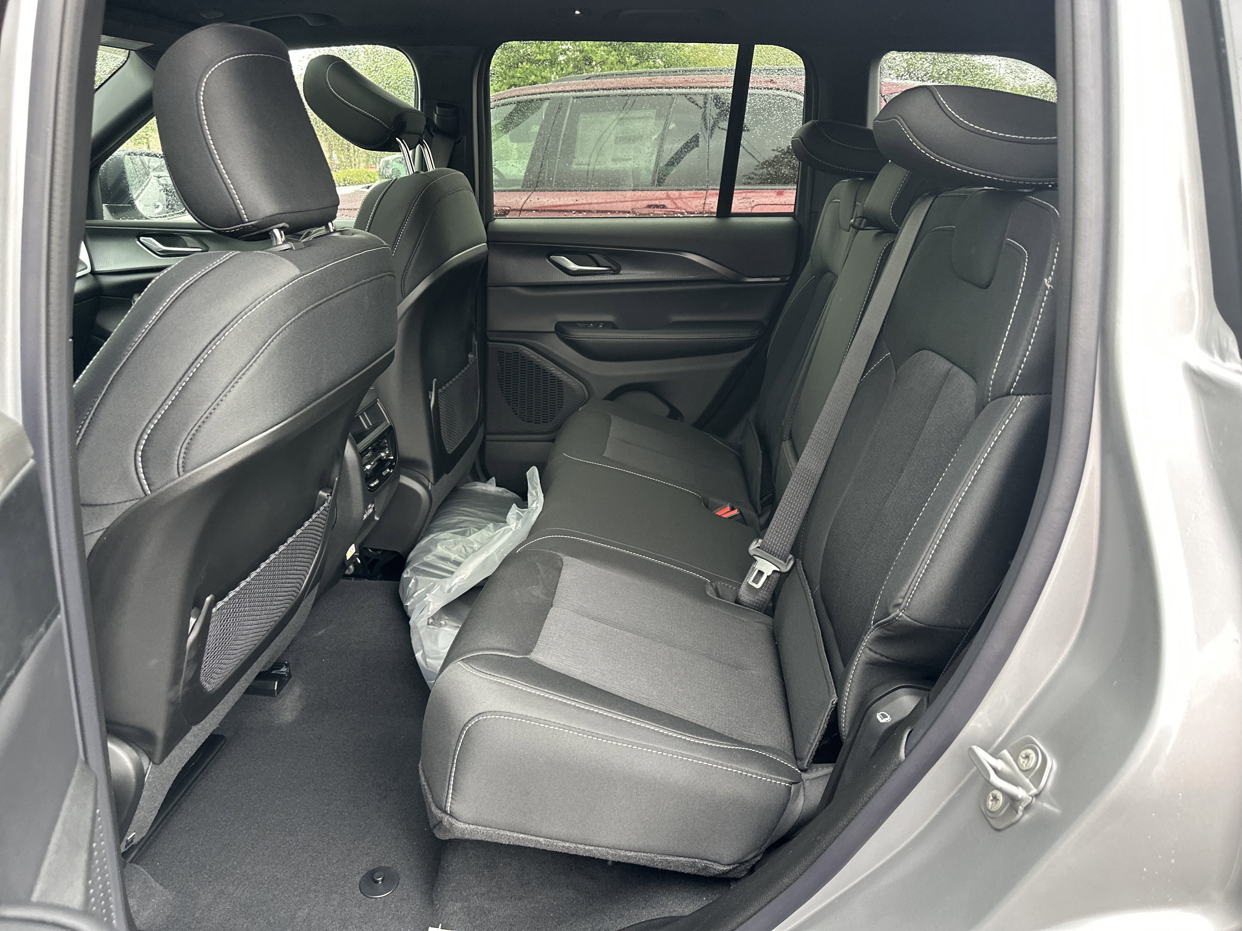 New 2026 Jeep Grand Cherokee Laredo AWD/4WD image 28