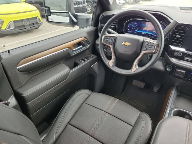 Used 2024 Chevrolet Silverado 2500 High Country w/ Technology Package AWD/4WD image 13