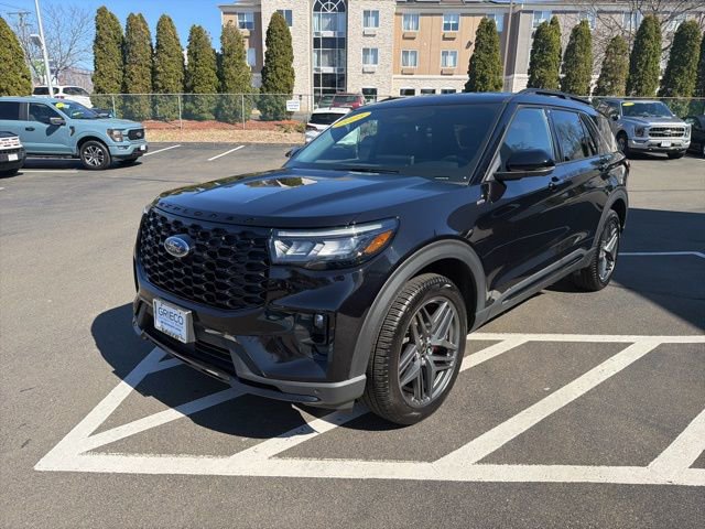 Used 2025 Ford Explorer ST-Line w/ ST-Line Street Pack image 3