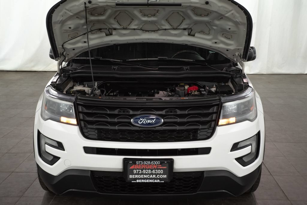Used 2017 Ford Explorer 4WD Police Interceptor w/ Ready For The Road Package image 3