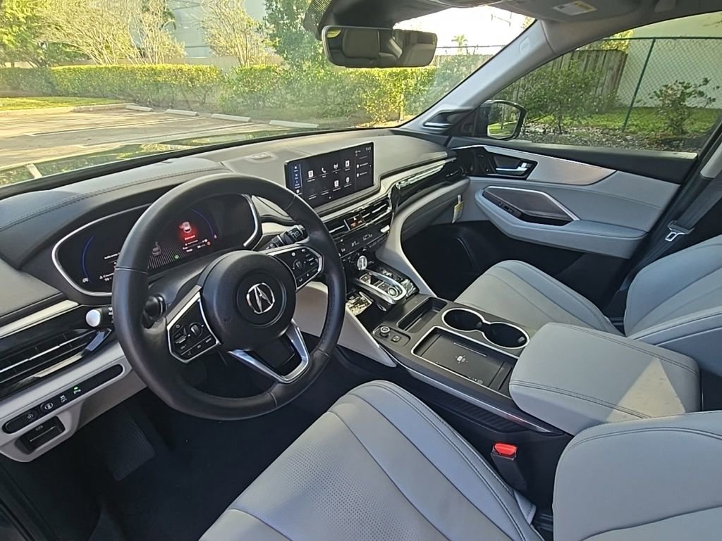 Certified 2025 Acura MDX w/ Technology Package image 18