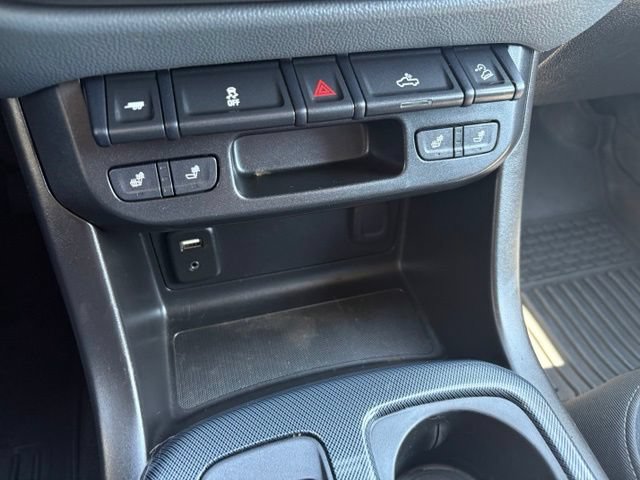 Used 2017 Chevrolet Colorado Z71 AWD/4WD image 30