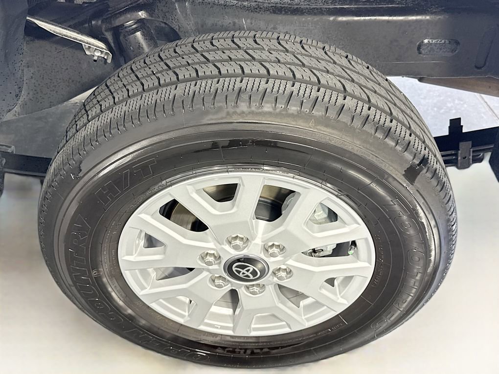 Used 2024 Toyota Tacoma SR image 34