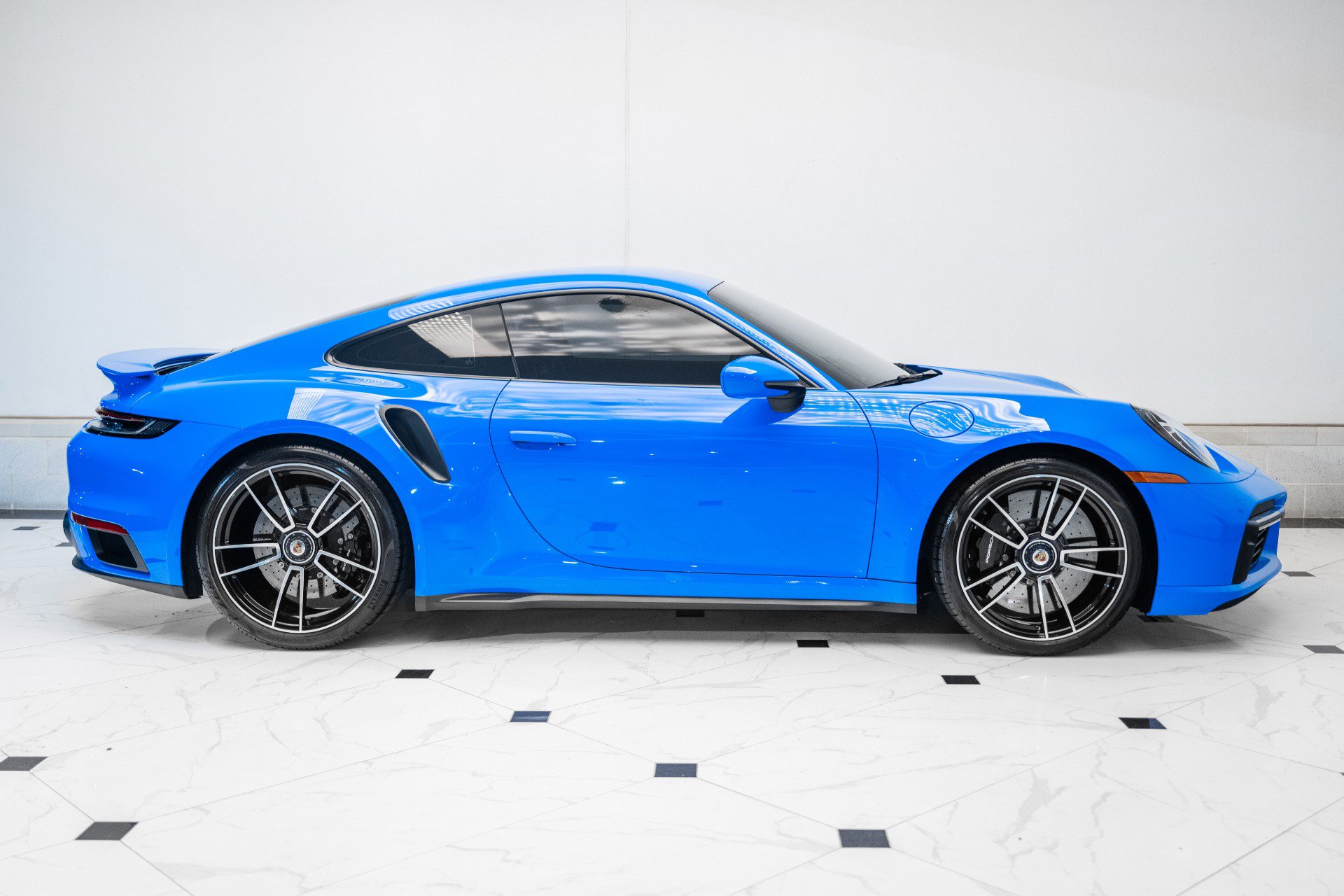 Used 2022 Porsche 911 Turbo S image 6