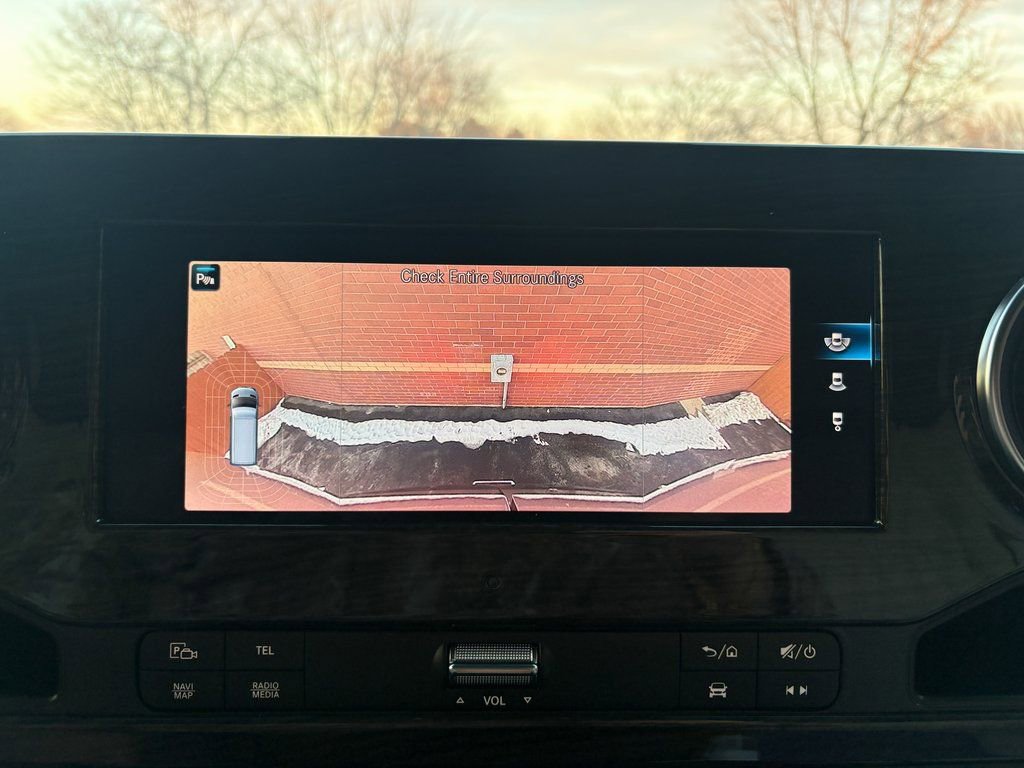Used 2024 Mercedes-Benz Sprinter 3500 image 19