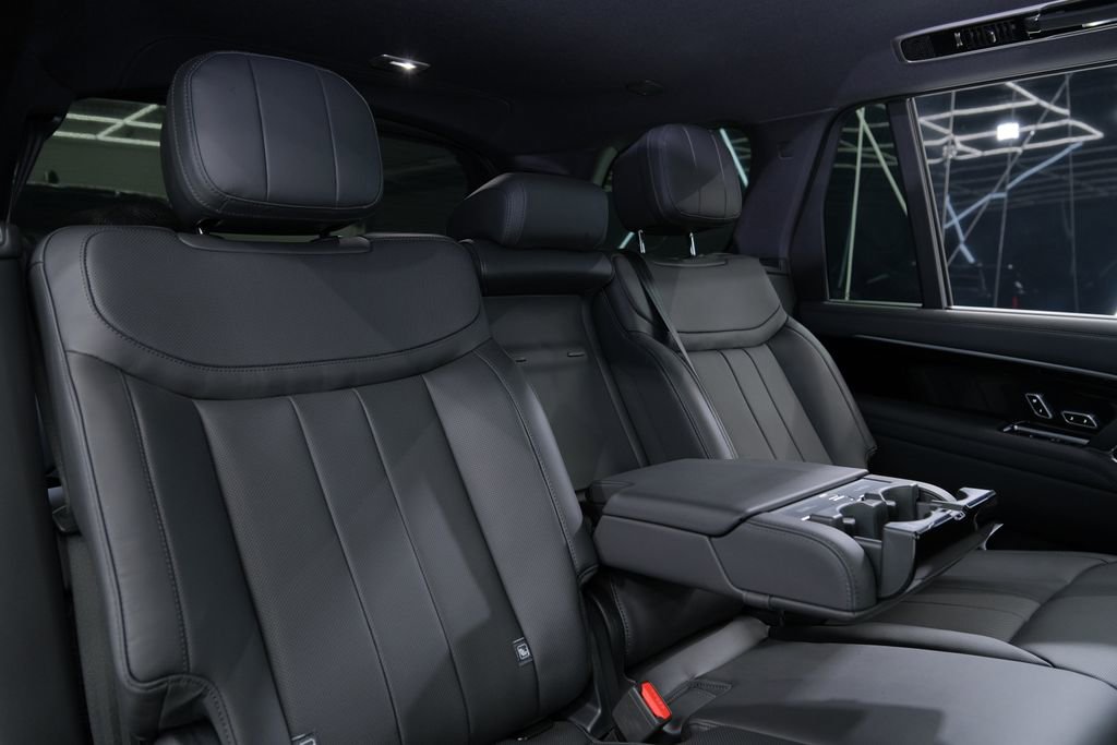 Used 2026 Land Rover Range Rover Long Wheelbase SE image 38