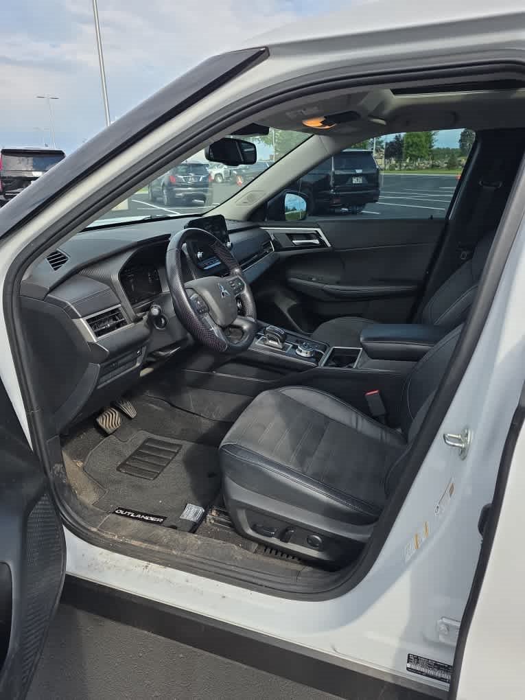 Used 2023 Mitsubishi Outlander SE AWD/4WD image 5