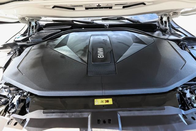 Used 2024 BMW i5 eDrive40i RWD image 12