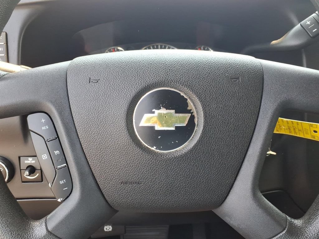 Used 2018 Chevrolet Express 3500 LT w/ LT Preferred Equipment Group RWD image 5