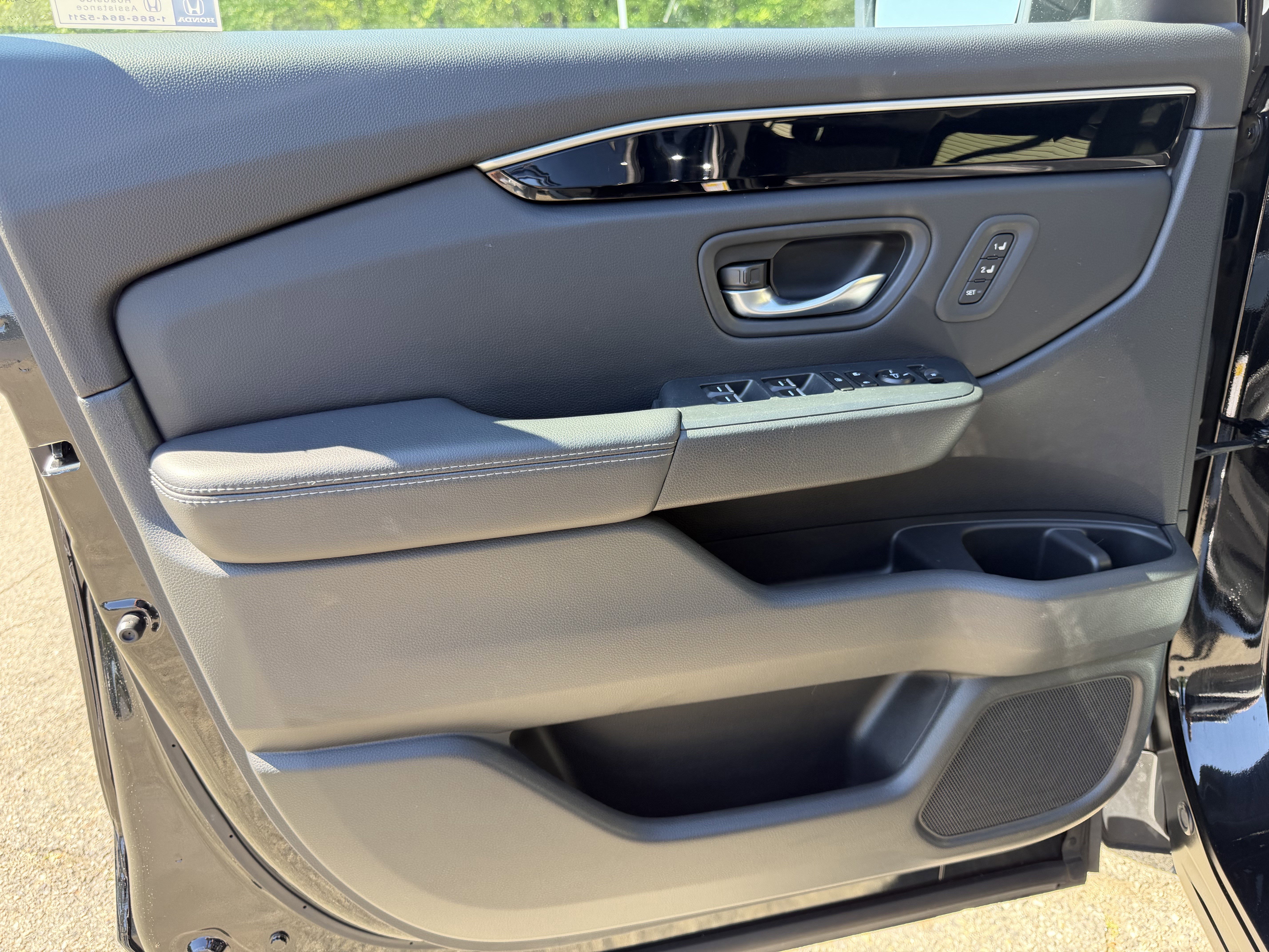Used 2023 Honda Pilot Touring image 11