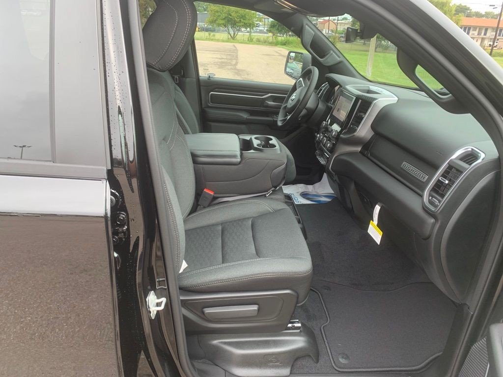 New 2026 RAM 1500 Big Horn AWD/4WD image 30