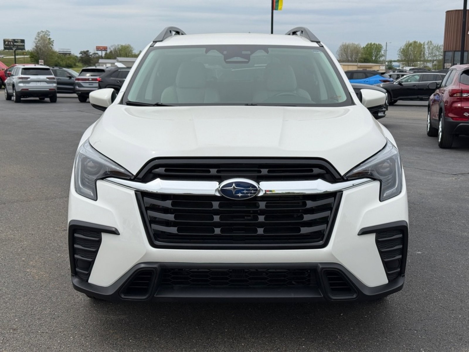 Used 2024 Subaru Ascent Premium w/ Convenience Package AWD/4WD image 3
