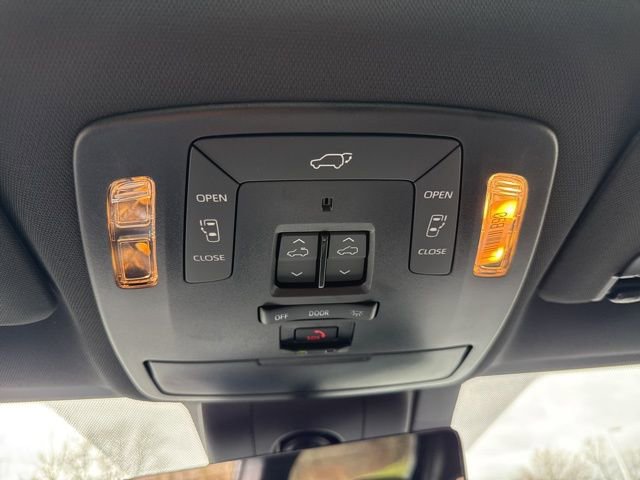 New 2026 Toyota Sienna Platinum AWD/4WD image 31