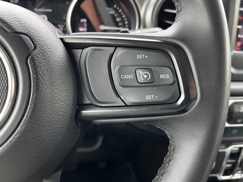 Used 2023 Jeep Wrangler Unlimited image 17