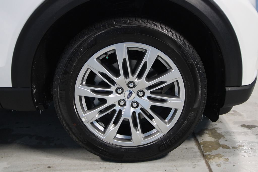 Used 2025 Ford Explorer Active w/ Active Comfort Package image 34