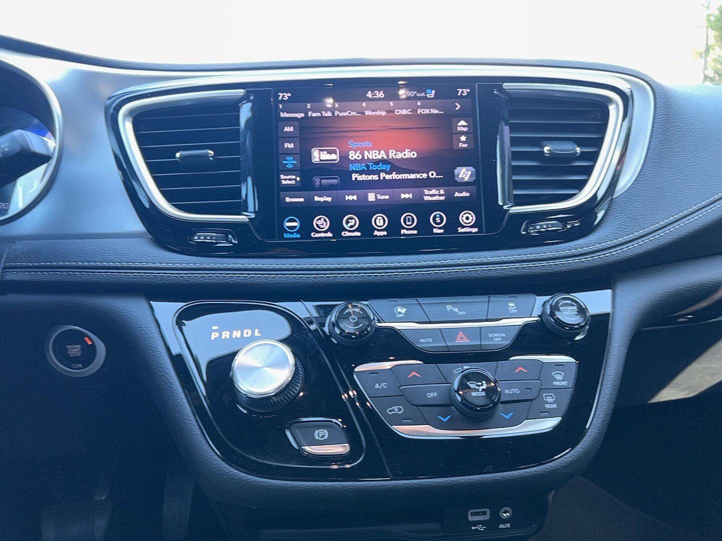 Used 2018 Chrysler Pacifica Limited FWD image 9
