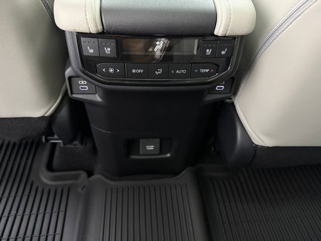 New 2026 Toyota Grand Highlander AWD Hybrid image 32