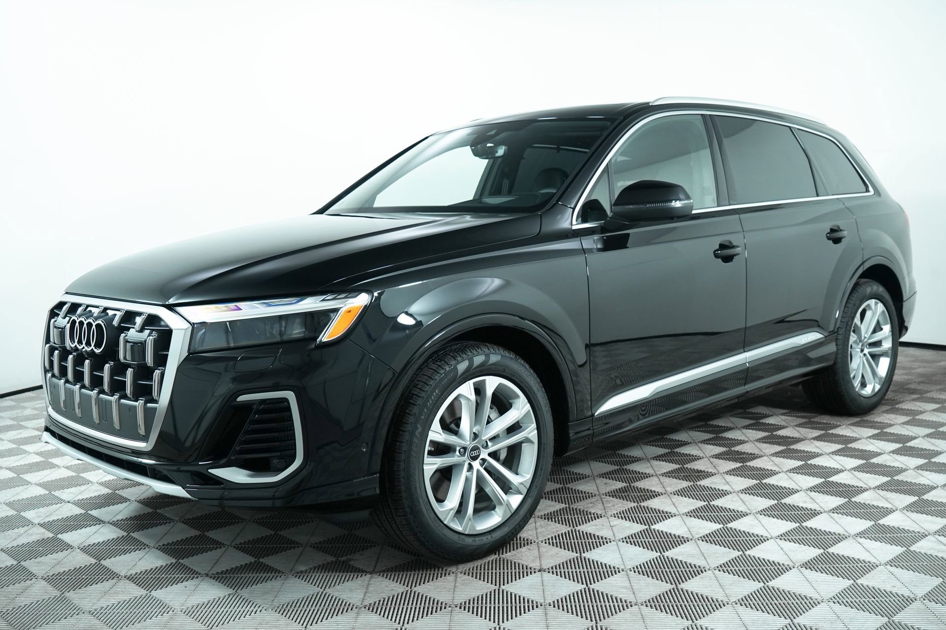 New 2025 Audi Q7 3.0T Prestige image 3