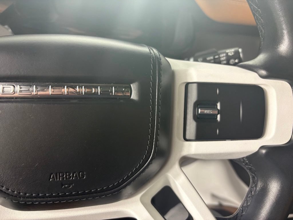 Used 2023 Land Rover Defender 130 SE AWD/4WD image 22