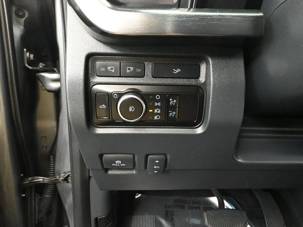 Used 2023 Ford F250 Lariat w/ Tremor Off-Road Package image 32