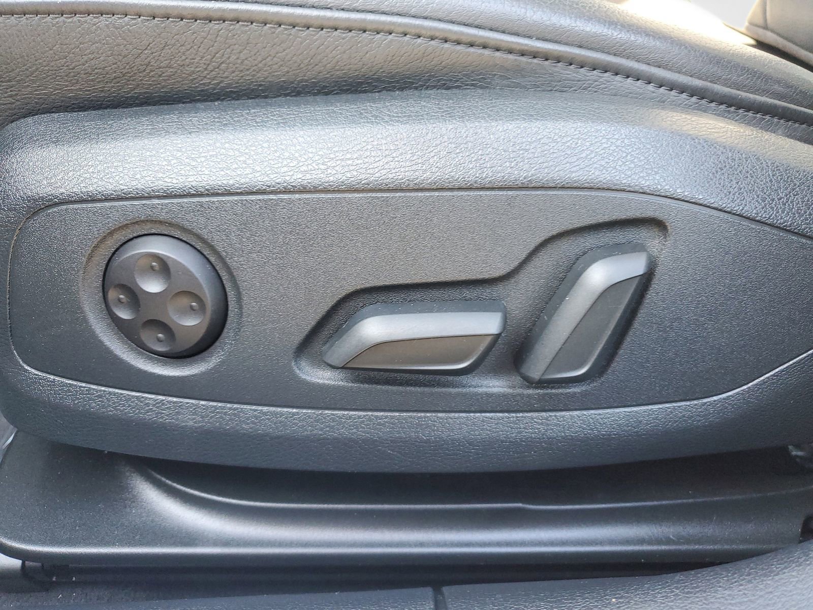 Used 2019 Audi A4 2.0T Premium image 21